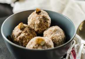 peanut butter oat balls